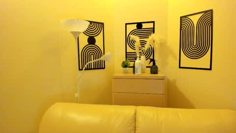 heavenmoth online show from 22, 12, 2025