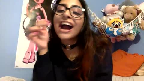 Snapshot of heavensbunny chatting on 6, 12, 2024 heaven the muslim slut online show from 6, 12, 2024