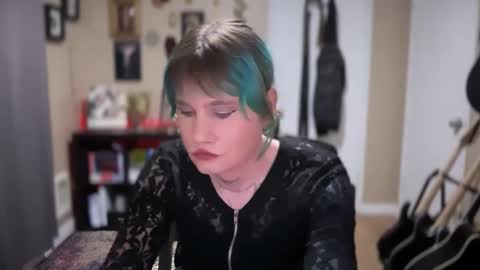 Snapshot of heavensentttt chatting on 5, 12, 2024 Saoirse online show from 5, 12, 2024