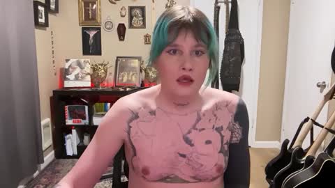 Snapshot of heavensentttt chatting on 5, 12, 2024 Saoirse online show from 5, 12, 2024