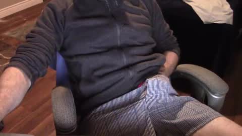 Snapshot of heavilyhung chatting on 12, 1, 2025 John online show from 12, 1, 2025