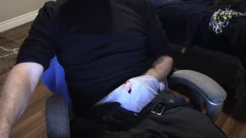 Snapshot of heavilyhung chatting on 7, 10, 2025 John online show from 7, 10, 2025