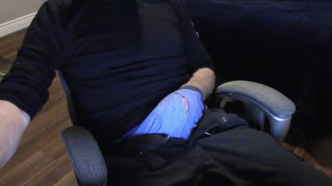 Snapshot of heavilyhung chatting on 12, 10, 2025 John online show from 12, 10, 2025