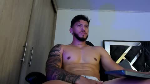 Snapshot of heavy_thor chatting on 25, 11, 2025 Thor online show from 25, 11, 2025