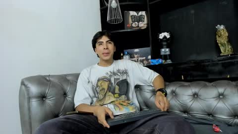 heellboy_ online show from 10, 11, 2025