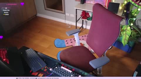 Heidi brunette Foxy red head and Carrie blondie online show from 14, 1, 2025