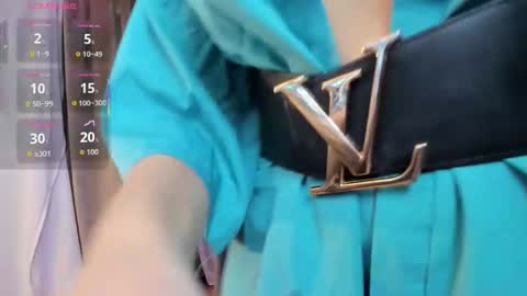 Snapshot of heidy_palmer chatting on 22, 12, 2025 Sara online show from 22, 12, 2025