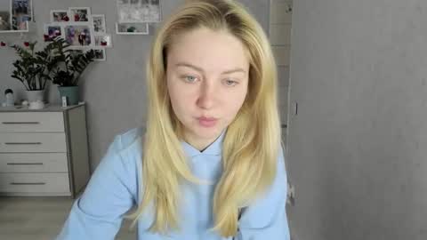 Snapshot of helen_angel_girl chatting on 19, 11, 2025 Helen sven online show from 19, 11, 2025