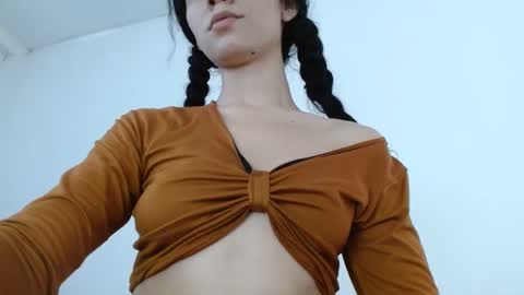 Snapshot of helena_hadler chatting on 28, 1, 2025 -- EE -- online show from 28, 1, 2025