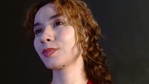 Snapshot of helena_hadler chatting on 17, 12, 2025 -- EE -- online show from 17, 12, 2025