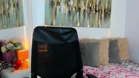 Snapshot of helena_santos01 chatting on 22, 10, 2025 Helena Santos online show from 22, 10, 2025