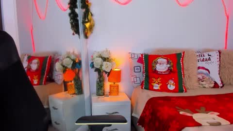 Snapshot of helena_santos01 chatting on 15, 11, 2025 Helena Santos online show from 15, 11, 2025