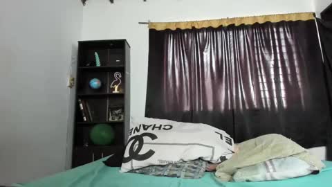 Snapshot of helena_spellman chatting on 2, 2, 2025 helena_spellman online show from 2, 2, 2025