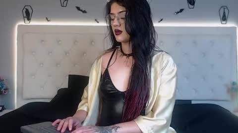 helenamorningstar online show from 10, 1, 2025