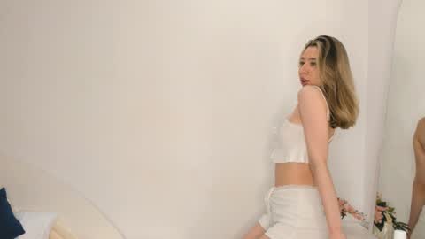 Sarah  here Help to make 100 thumbs up  online show from 29, 1, 2025