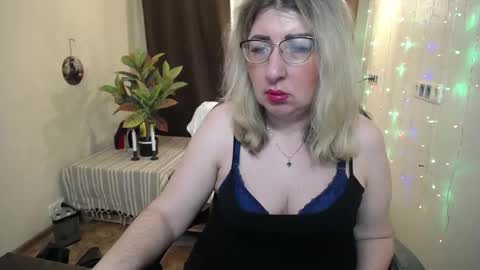helenenigma online show from 28, 1, 2025