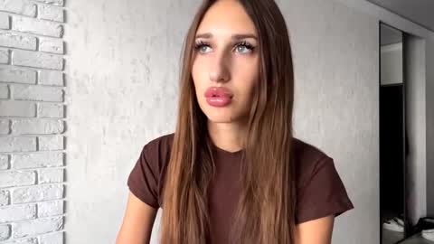 Chloe online show from 19, 9, 2025