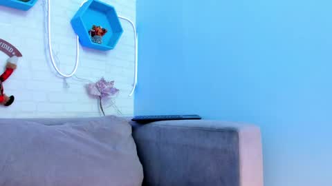 Snapshot of helenn_monroy1 chatting on 11, 12, 2024 online show from 11, 12, 2024