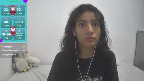 Snapshot of helia_n_amy chatting on 23, 12, 2024 Helia Transfem and Amy online show from 23, 12, 2024