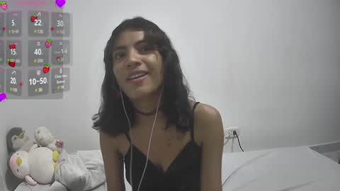 Snapshot of helia_n_amy chatting on 9, 1, 2025 Helia Transfem and Amy online show from 9, 1, 2025