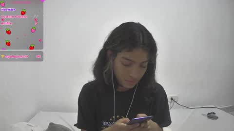 Snapshot of helia_n_amy chatting on 14, 1, 2025 Helia Transfem and Amy online show from 14, 1, 2025