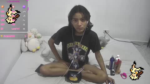 Snapshot of helia_n_amy chatting on 24, 1, 2025 Helia Transfem and Amy online show from 24, 1, 2025
