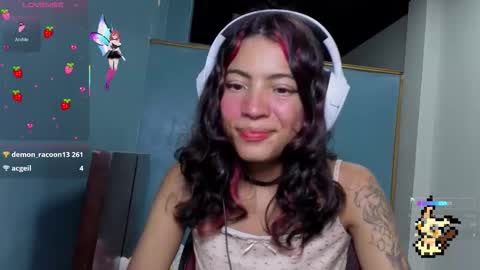 Snapshot of helia_n_amy chatting on 9, 9, 2025 Helia Transfem and Amy online show from 9, 9, 2025