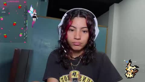 Snapshot of helia_n_amy chatting on 13, 10, 2025 Helia Transfem and Amy online show from 13, 10, 2025