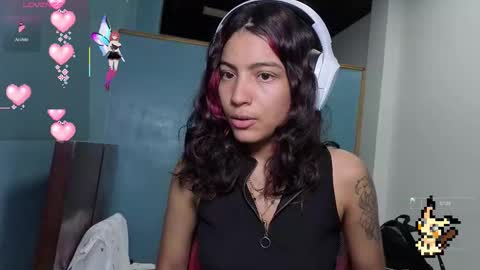 Snapshot of helia_n_amy chatting on 15, 10, 2025 Helia Transfem and Amy online show from 15, 10, 2025