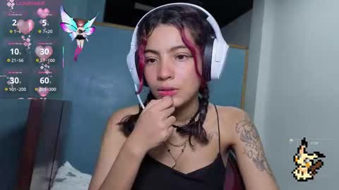 Snapshot of helia_n_amy chatting on 20, 10, 2025 Helia Transfem and Amy online show from 20, 10, 2025