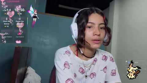 Snapshot of helia_n_amy chatting on 23, 10, 2025 Helia Transfem and Amy online show from 23, 10, 2025