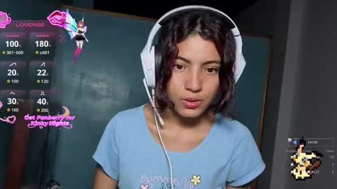 Snapshot of helia_n_amy chatting on 25, 10, 2025 Helia Transfem and Amy online show from 25, 10, 2025