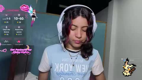 Snapshot of helia_n_amy chatting on 28, 10, 2025 Helia Transfem and Amy online show from 28, 10, 2025