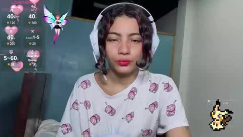 Snapshot of helia_n_amy chatting on 5, 11, 2025 Helia Transfem and Amy online show from 5, 11, 2025