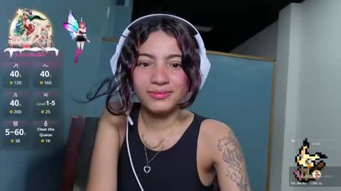 Snapshot of helia_n_amy chatting on 14, 11, 2025 Helia Transfem and Amy online show from 14, 11, 2025