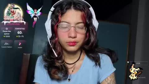 Snapshot of helia_n_amy chatting on 15, 11, 2025 Helia Transfem and Amy online show from 15, 11, 2025