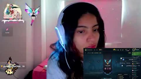 Snapshot of helia_n_amy chatting on 27, 11, 2025 Helia Transfem and Amy online show from 27, 11, 2025