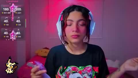 Helia Transfem and Amy online show from 19, 12, 2025