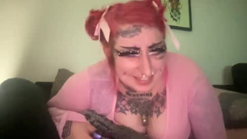 Snapshot of hell0kittyblood chatting on 23, 2, 2025 Bunnie Rotz online show from 23, 2, 2025