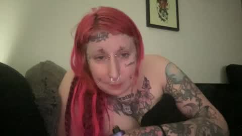 Snapshot of hell0kittyblood chatting on 25, 2, 2025 Bunnie Rotz online show from 25, 2, 2025