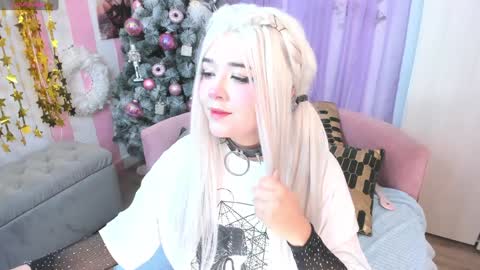 Laura online show from 5, 12, 2024