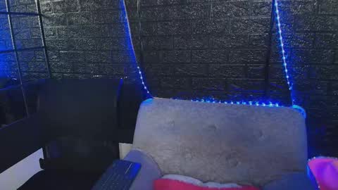 Snapshot of hellanddante_ chatting on 10, 11, 2025 H E L L AND D A N T E online show from 10, 11, 2025