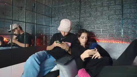 Snapshot of hellanddante_ chatting on 22, 11, 2025 H E L L AND D A N T E online show from 22, 11, 2025