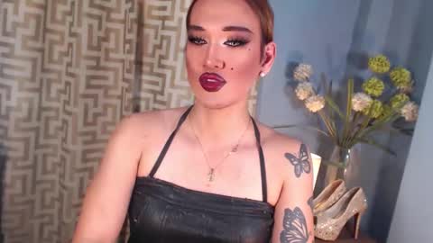 hellatarahathor online show from 17, 3, 2026