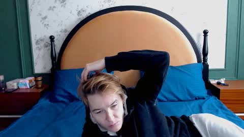 HellDollz  online show from 13, 10, 2025