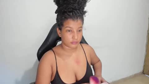 Snapshot of hellen_scot_ chatting on 11, 11, 2025 hellen_scot_ online show from 11, 11, 2025