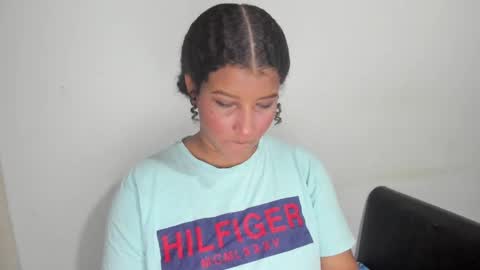 Snapshot of hellen_scot_ chatting on 16, 11, 2025 hellen_scot_ online show from 16, 11, 2025