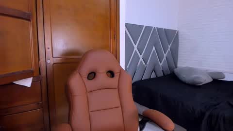 Snapshot of hellena_1 chatting on 24, 9, 2025 Juliet online show from 24, 9, 2025