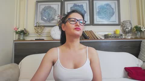 Snapshot of hellendesire chatting on 20, 1, 2025 online show from 20, 1, 2025