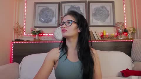 Snapshot of hellendesire chatting on 21, 2, 2025 online show from 21, 2, 2025